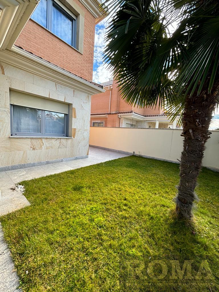 For sale of chalet in Carbajosa de la Sagrada