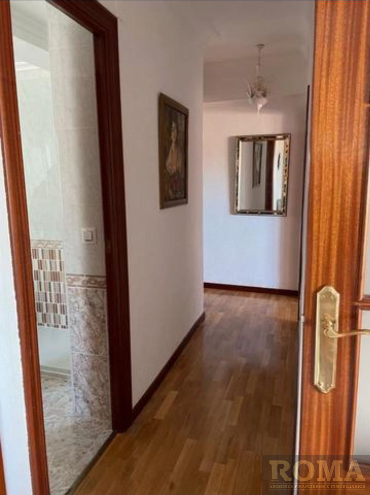 For sale of penthouse in Salamanca