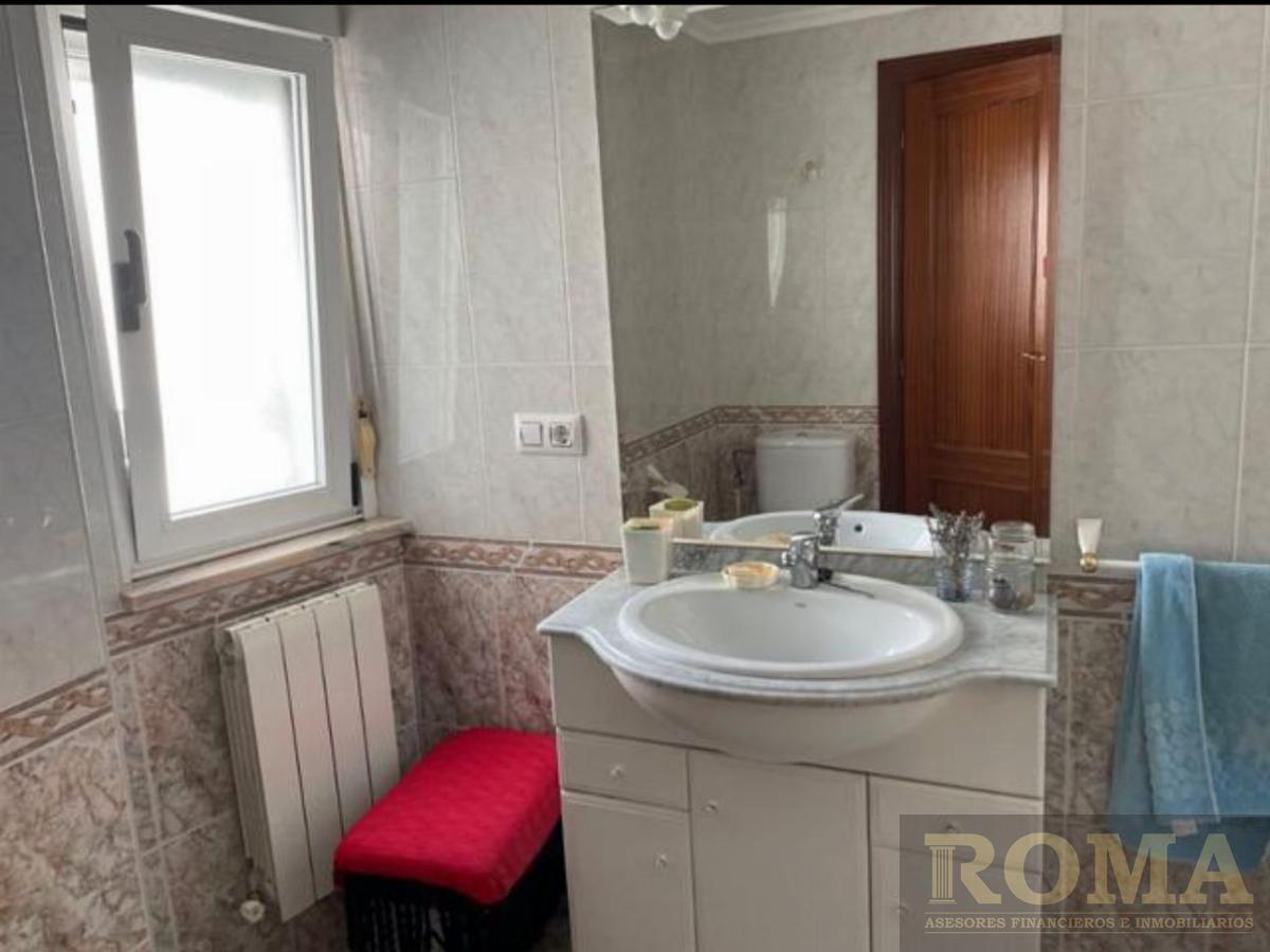 For sale of penthouse in Salamanca