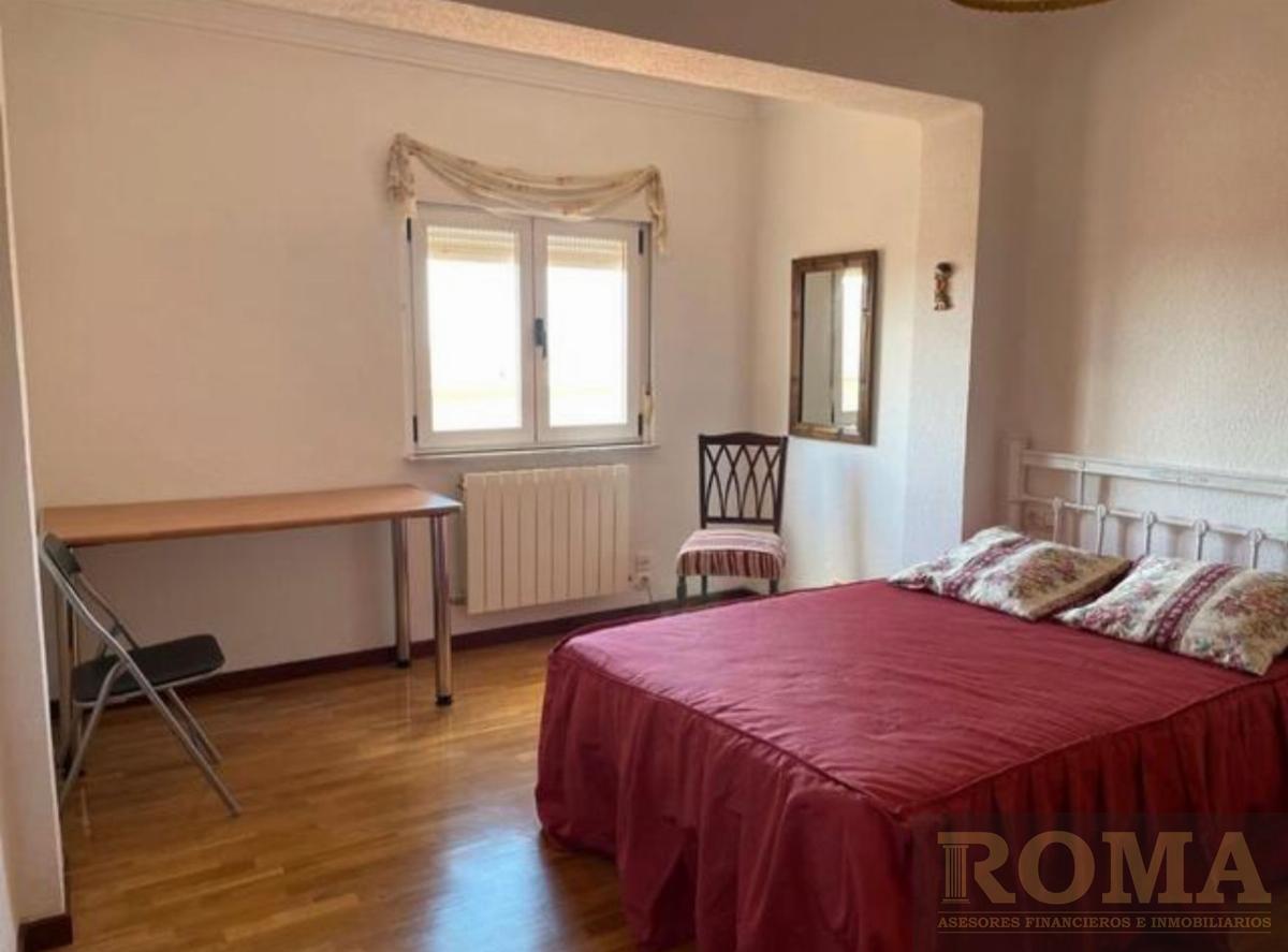 For sale of penthouse in Salamanca