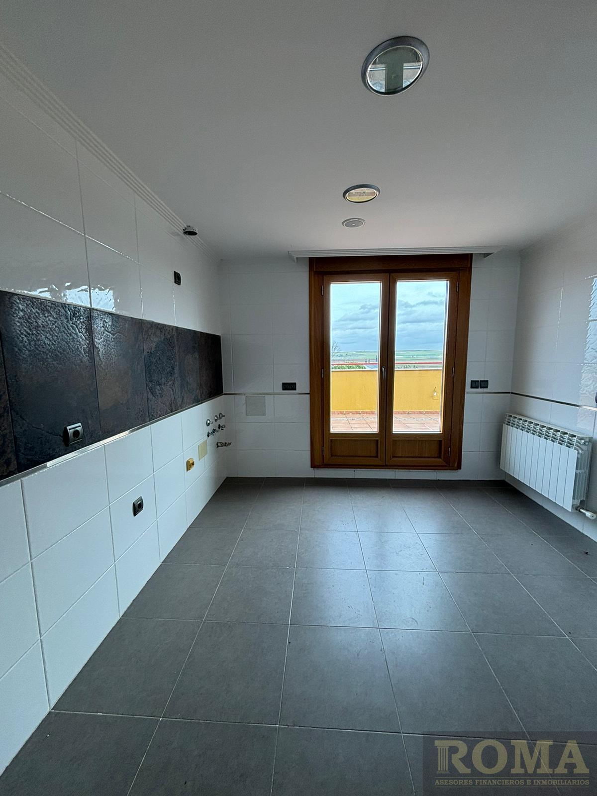 For sale of penthouse in Aldeaseca de Armuña