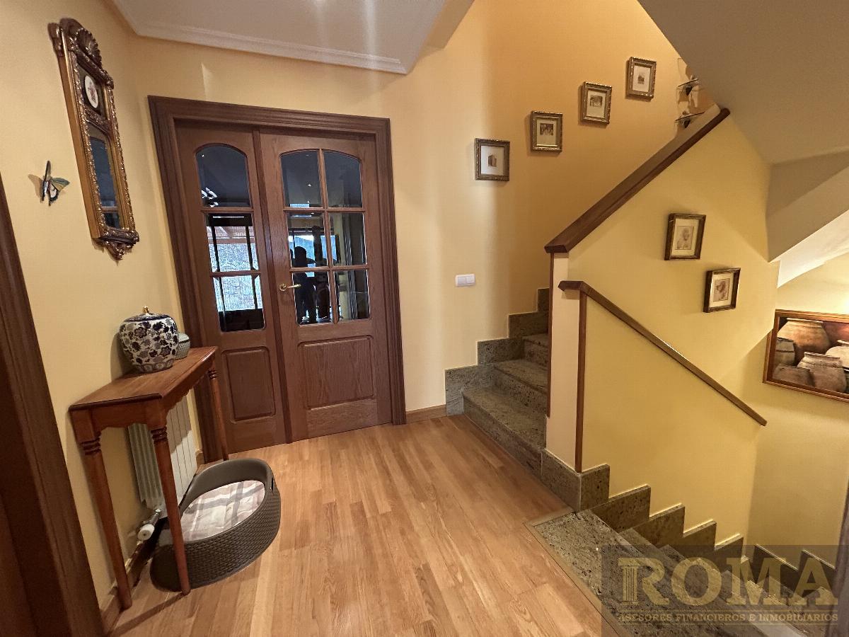 For sale of chalet in Cabrerizos