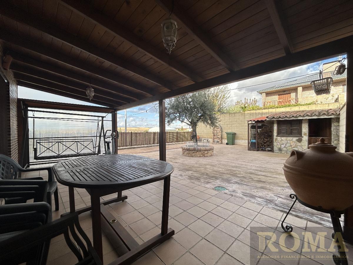 For sale of chalet in Cabrerizos