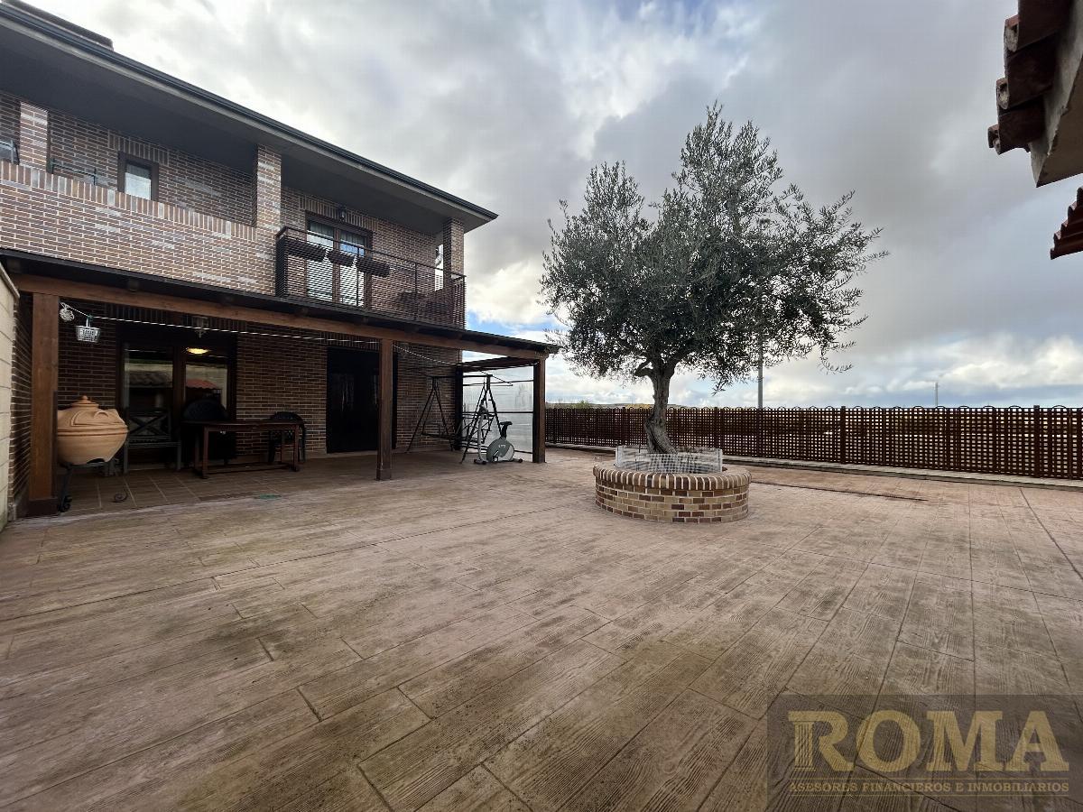 For sale of chalet in Cabrerizos
