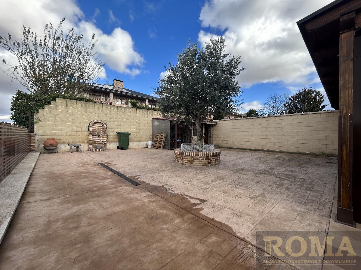 For sale of chalet in Cabrerizos