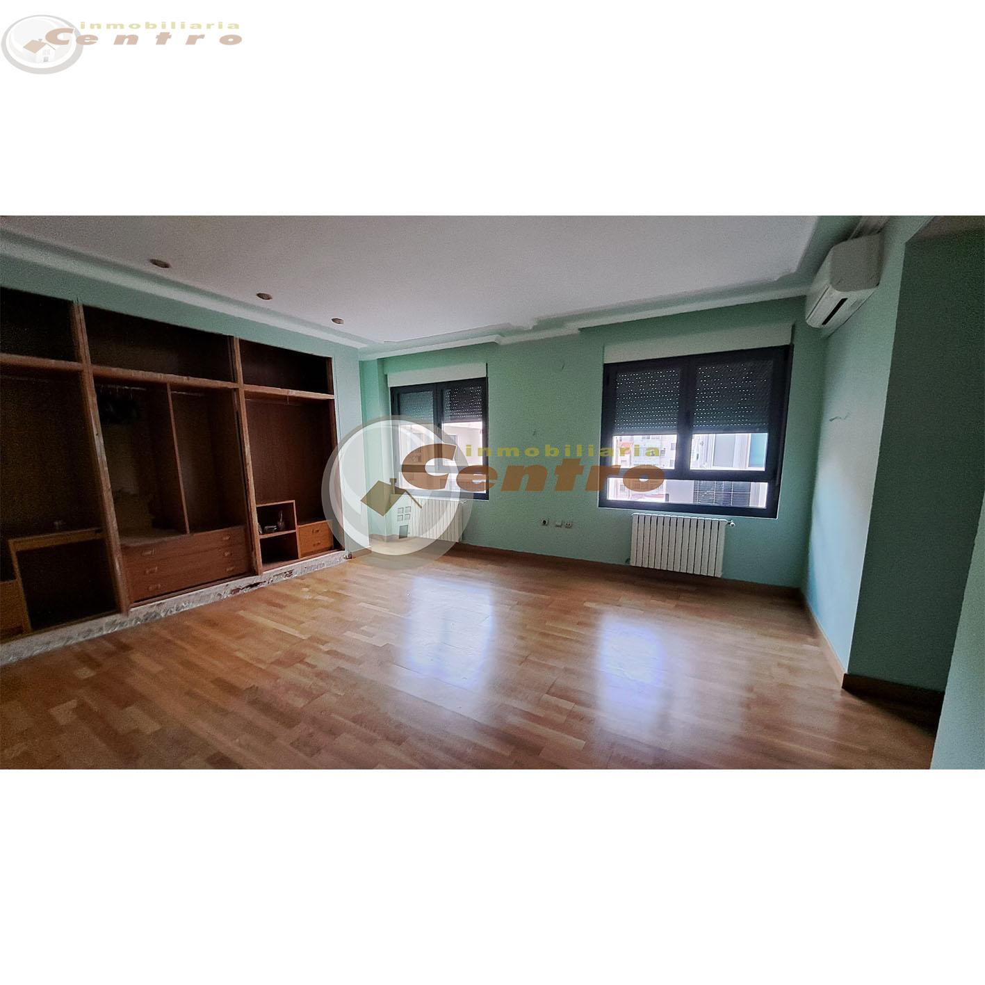 For sale of flat in Albacete