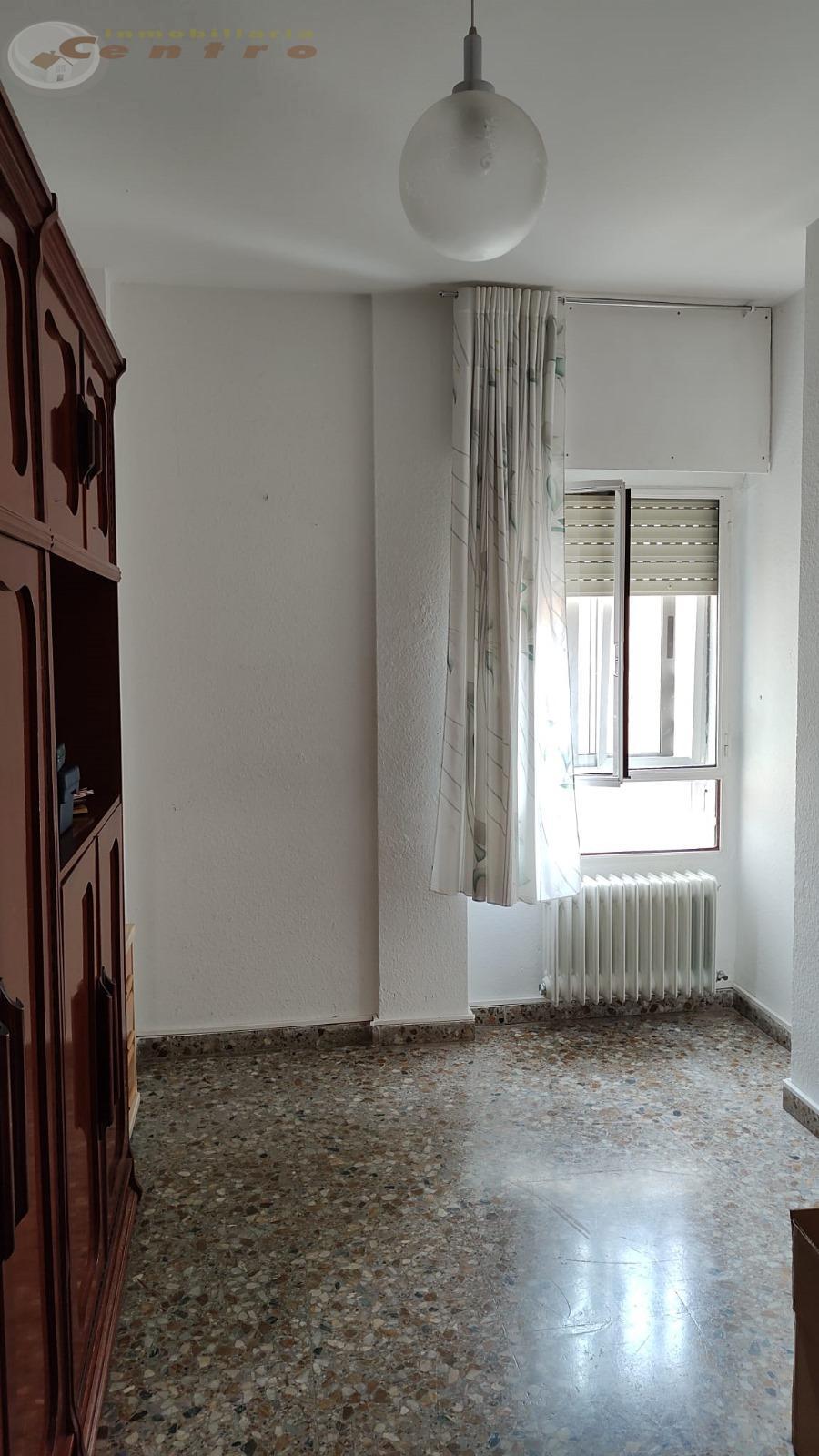 For sale of flat in Albacete