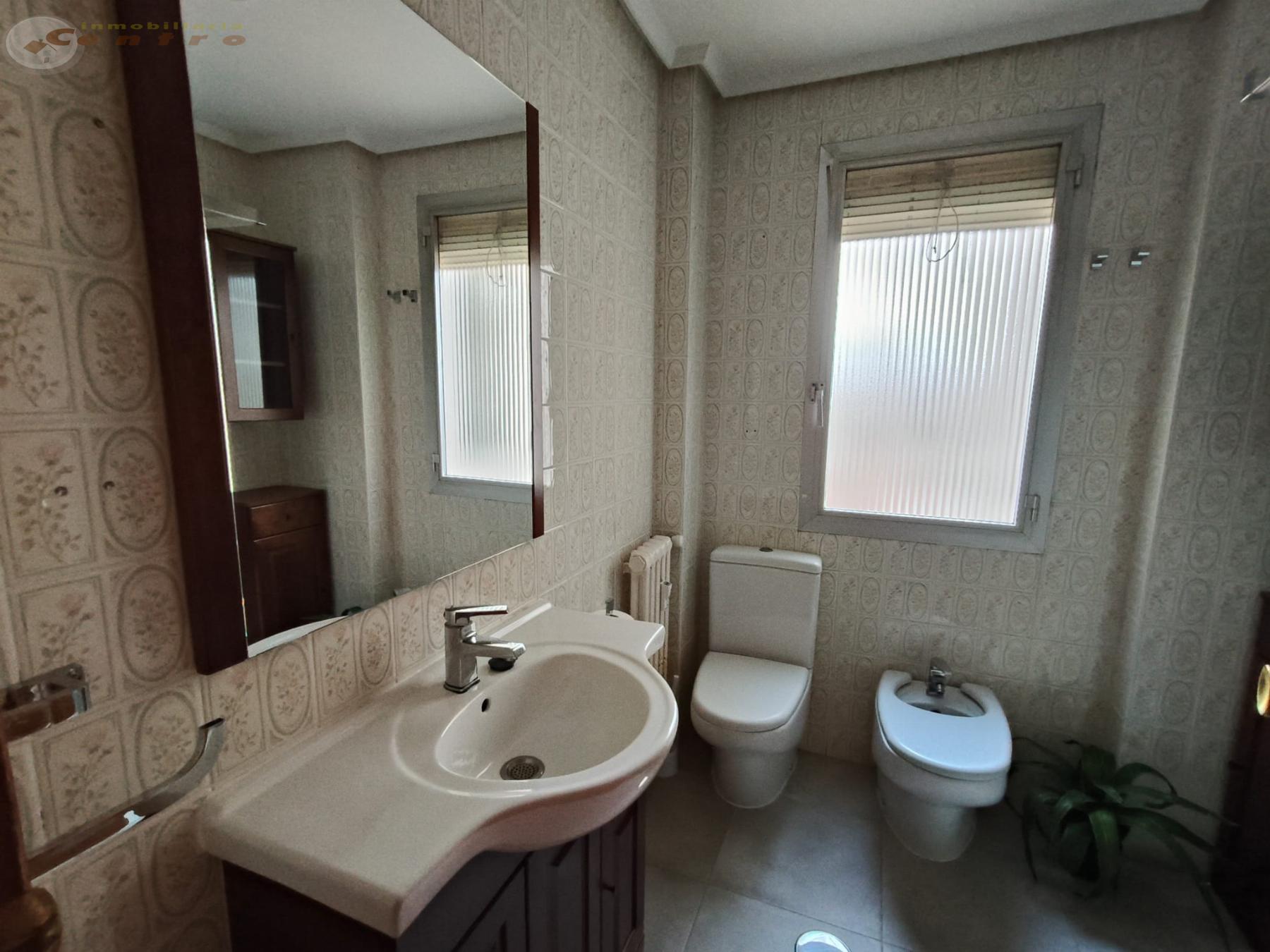For sale of flat in Albacete