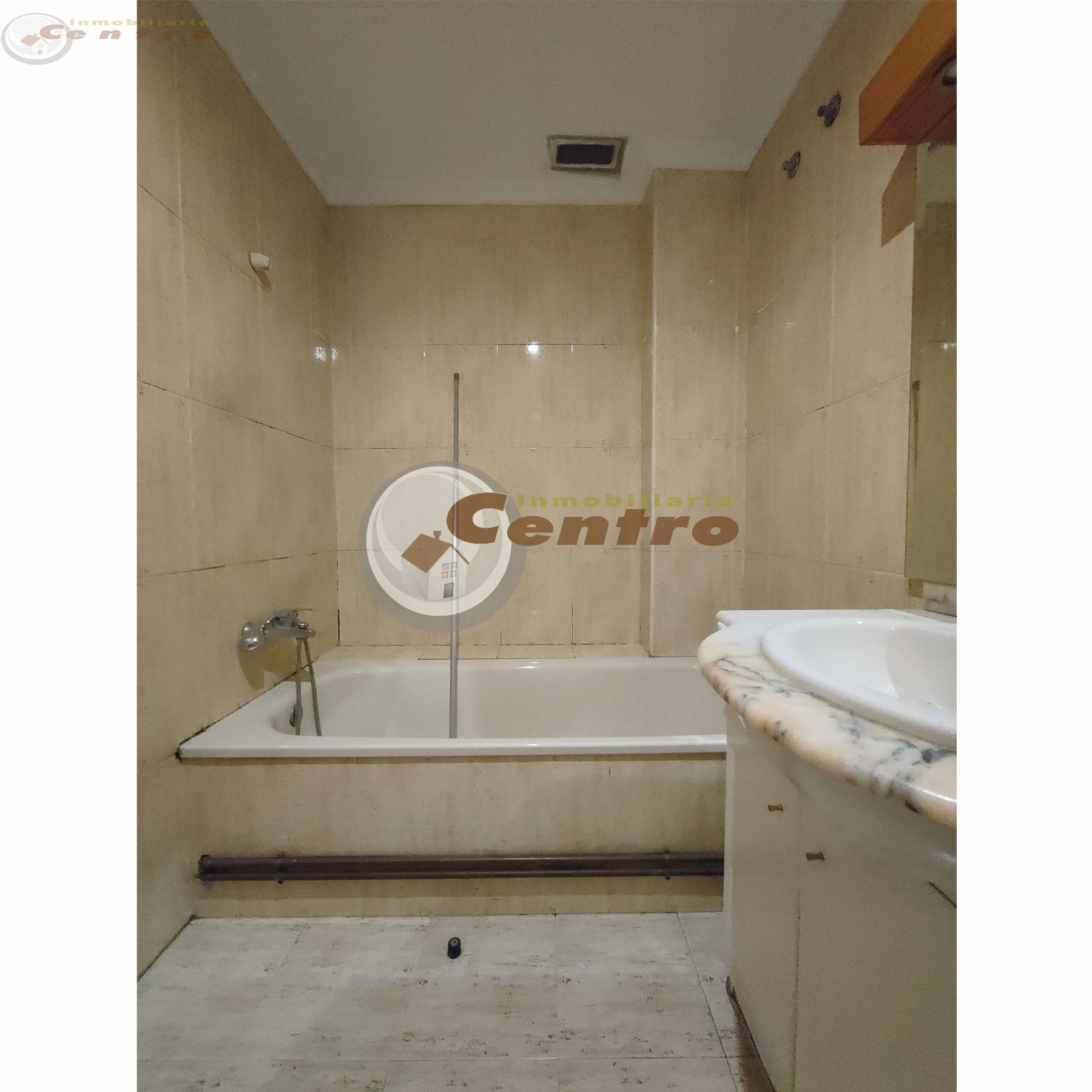 For sale of flat in Albacete