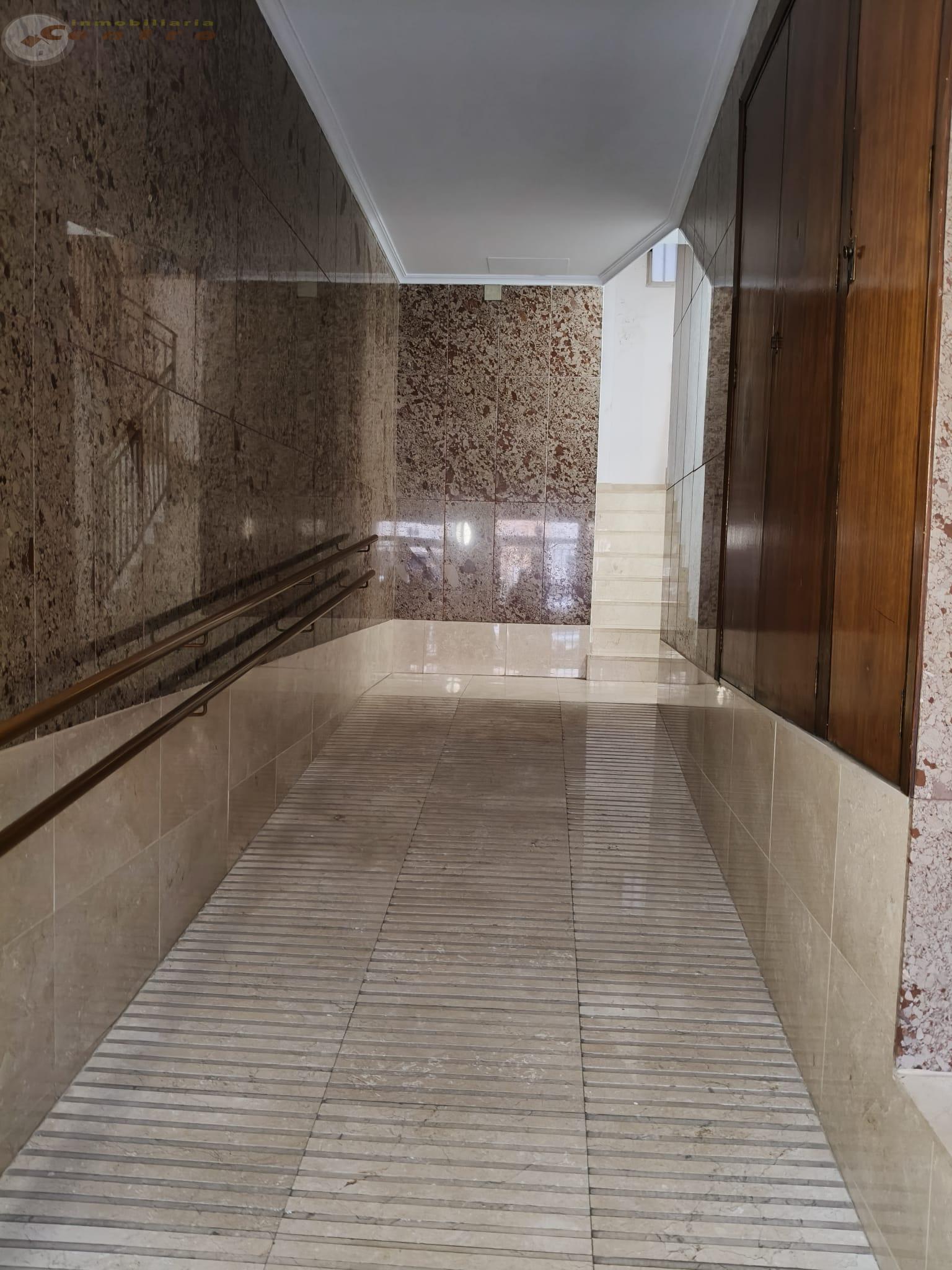 For sale of flat in Albacete