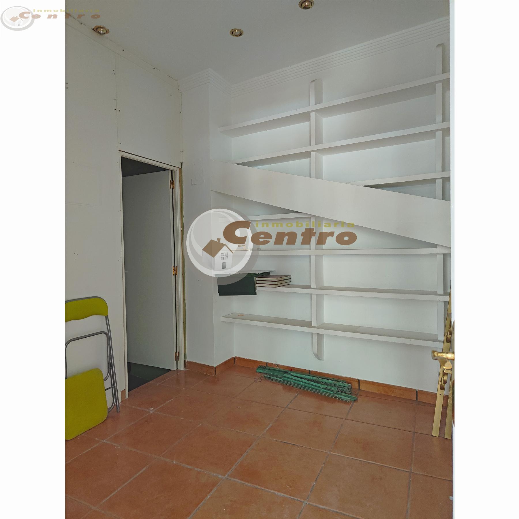 For sale of commercial in Albacete