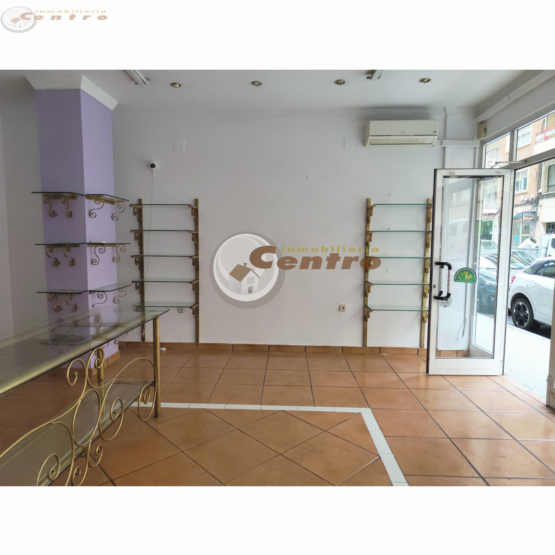 For sale of commercial in Albacete