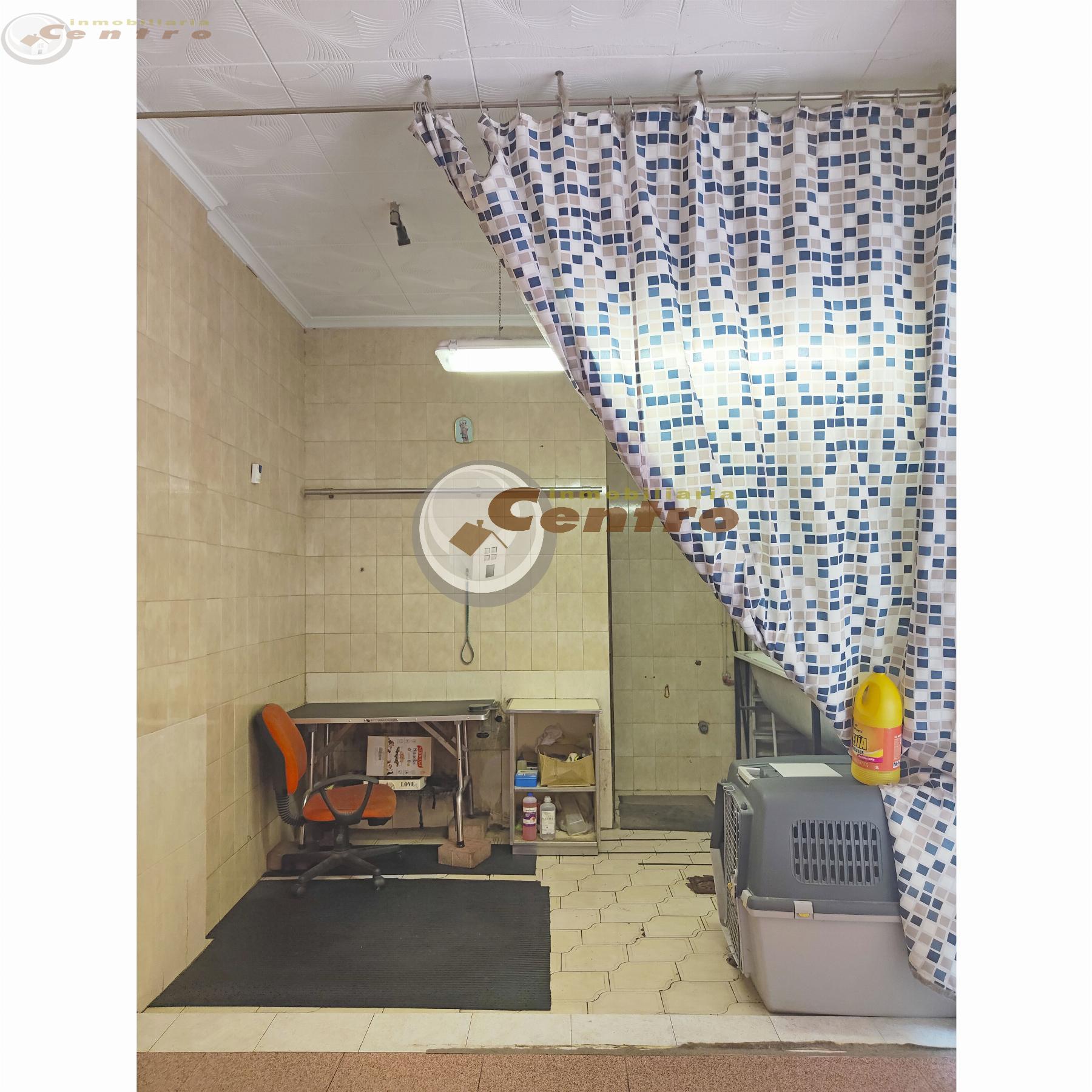 For sale of premises in Albacete