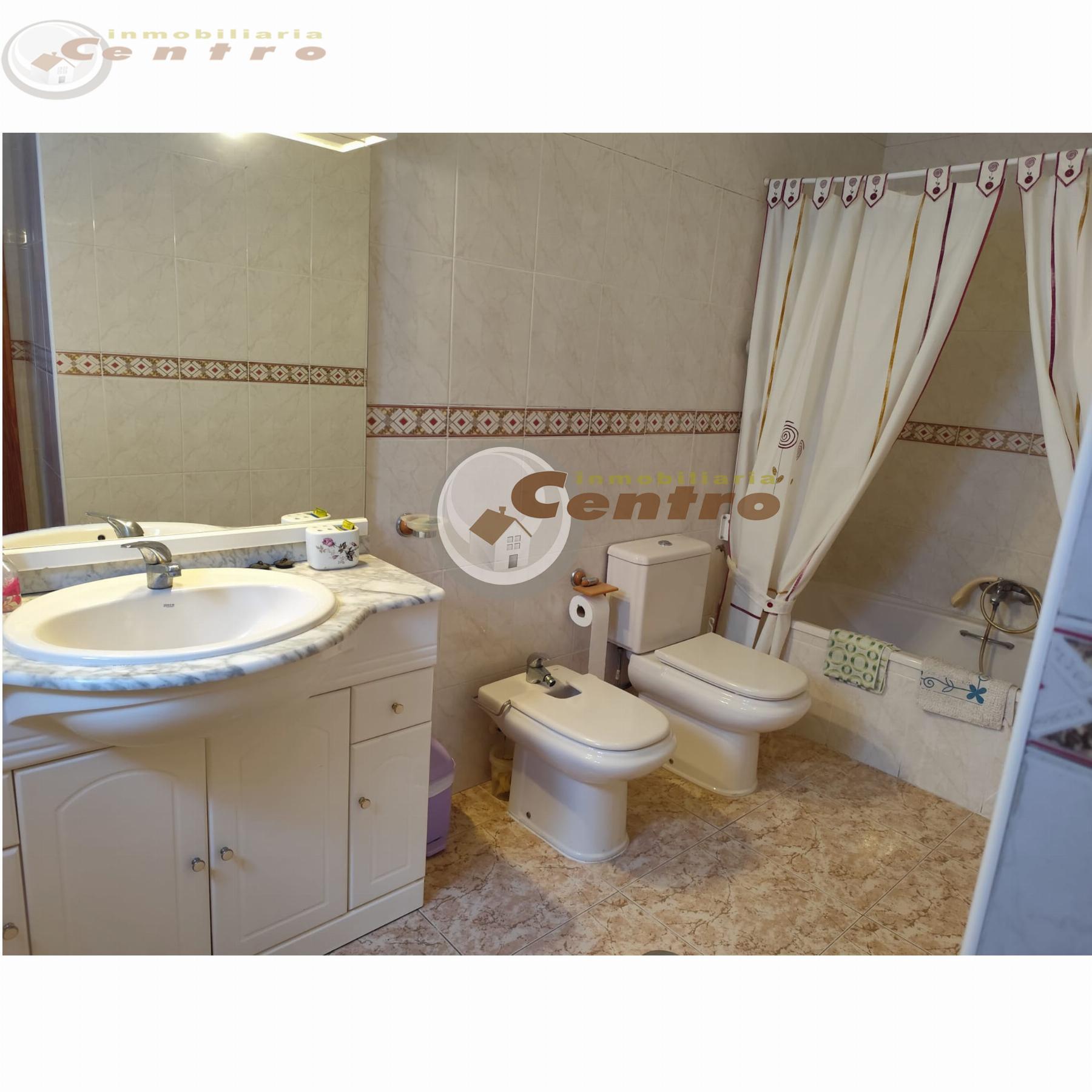 Venta de casa en Valdeganga