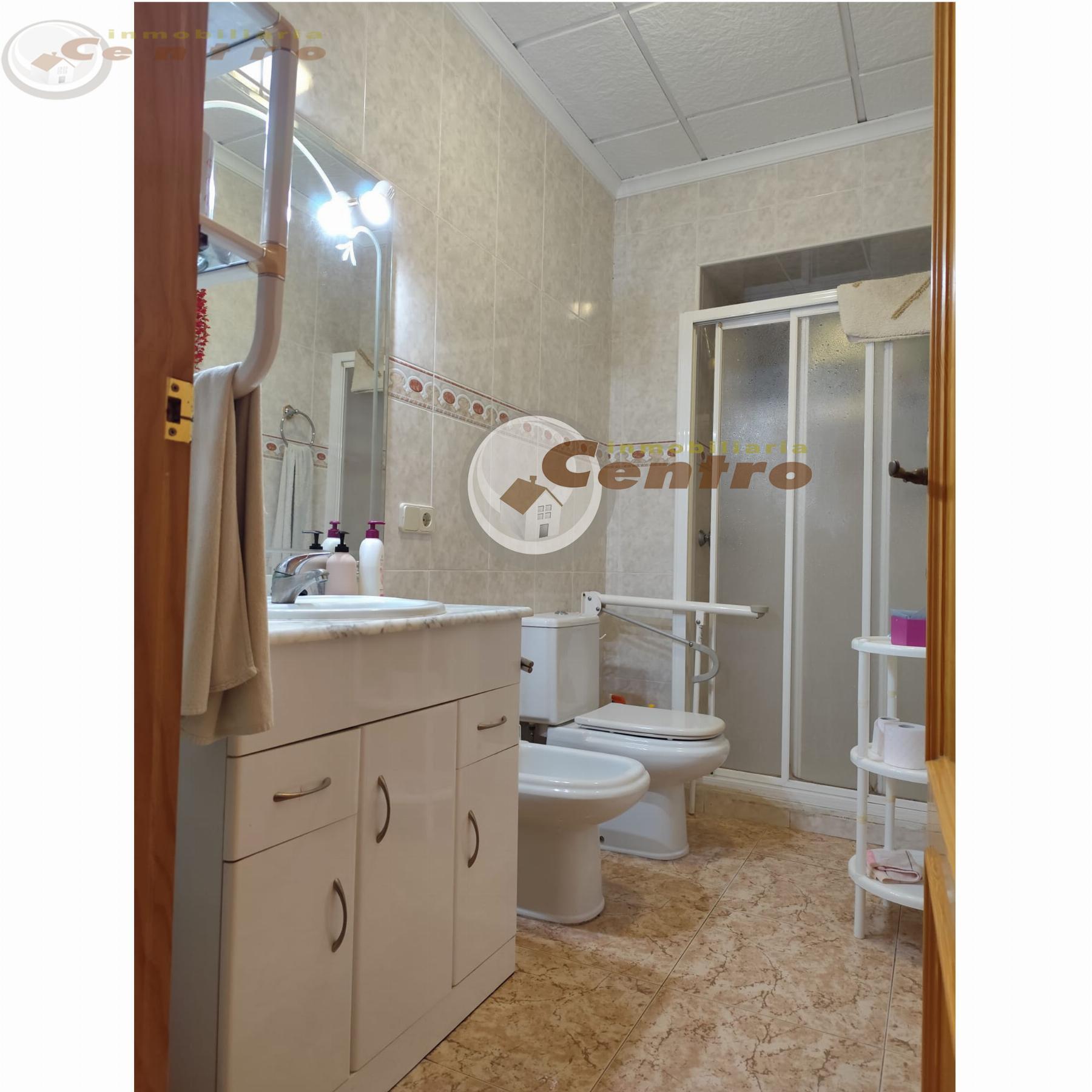 Venta de casa en Valdeganga