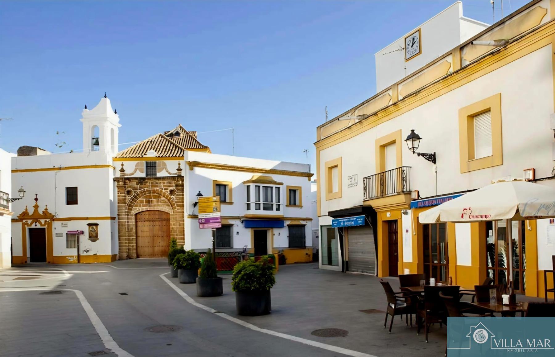 Venta de edificio en Rota