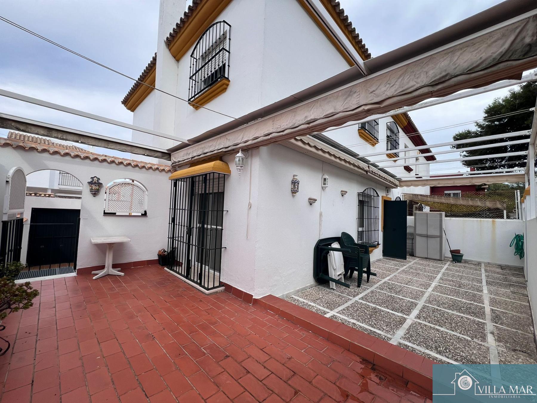 For sale of chalet in Rota