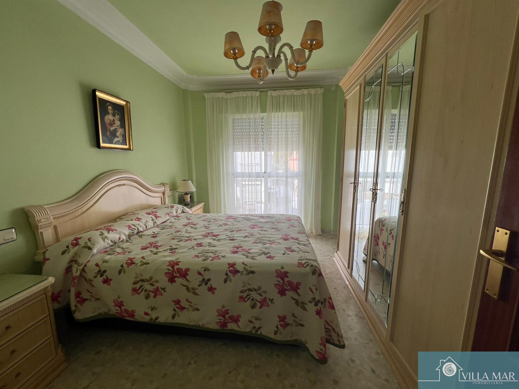 For sale of chalet in Rota