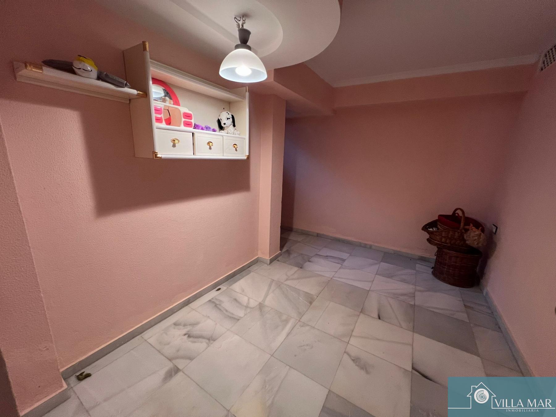 For sale of chalet in Rota