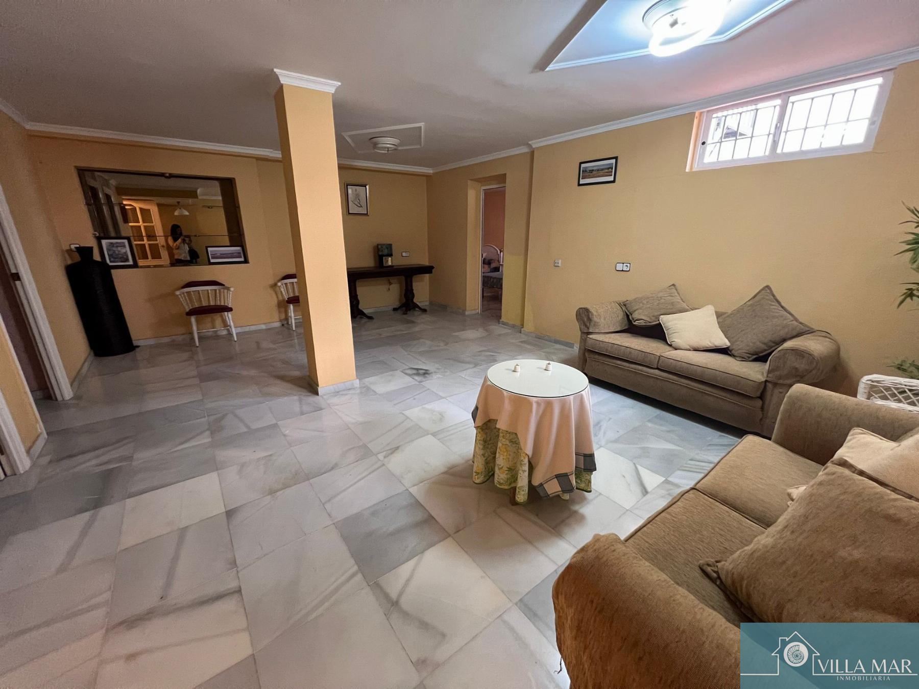 For sale of chalet in Rota