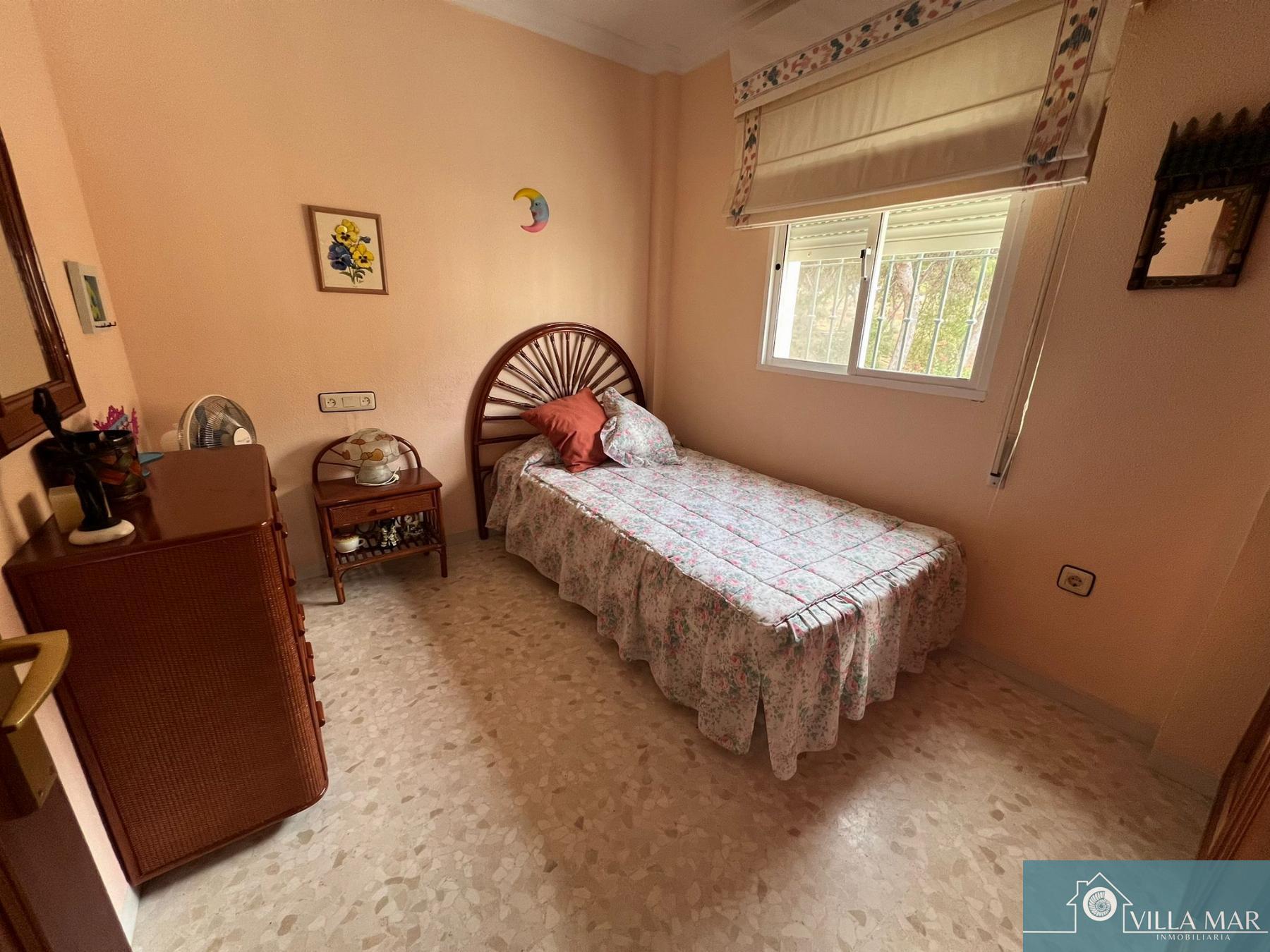 For sale of chalet in Rota