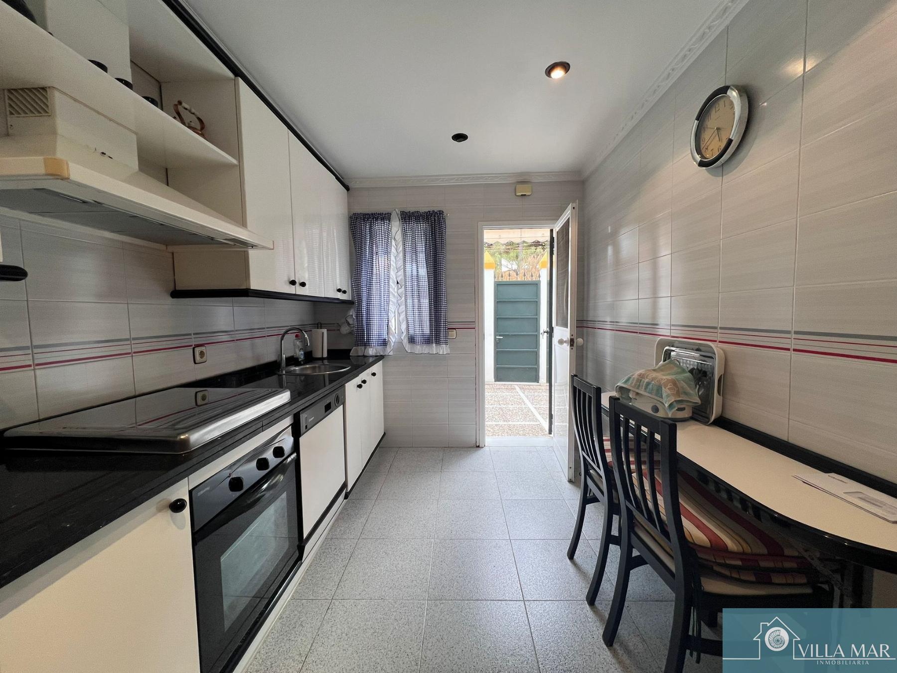 For sale of chalet in Rota