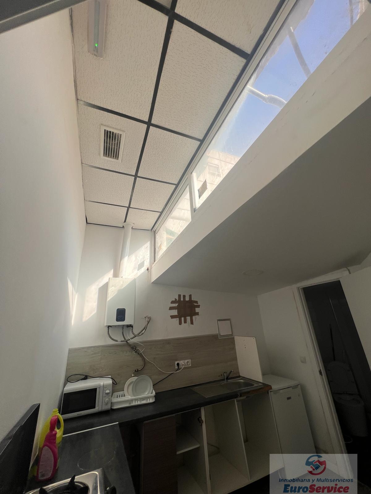 For sale of commercial in Valencia