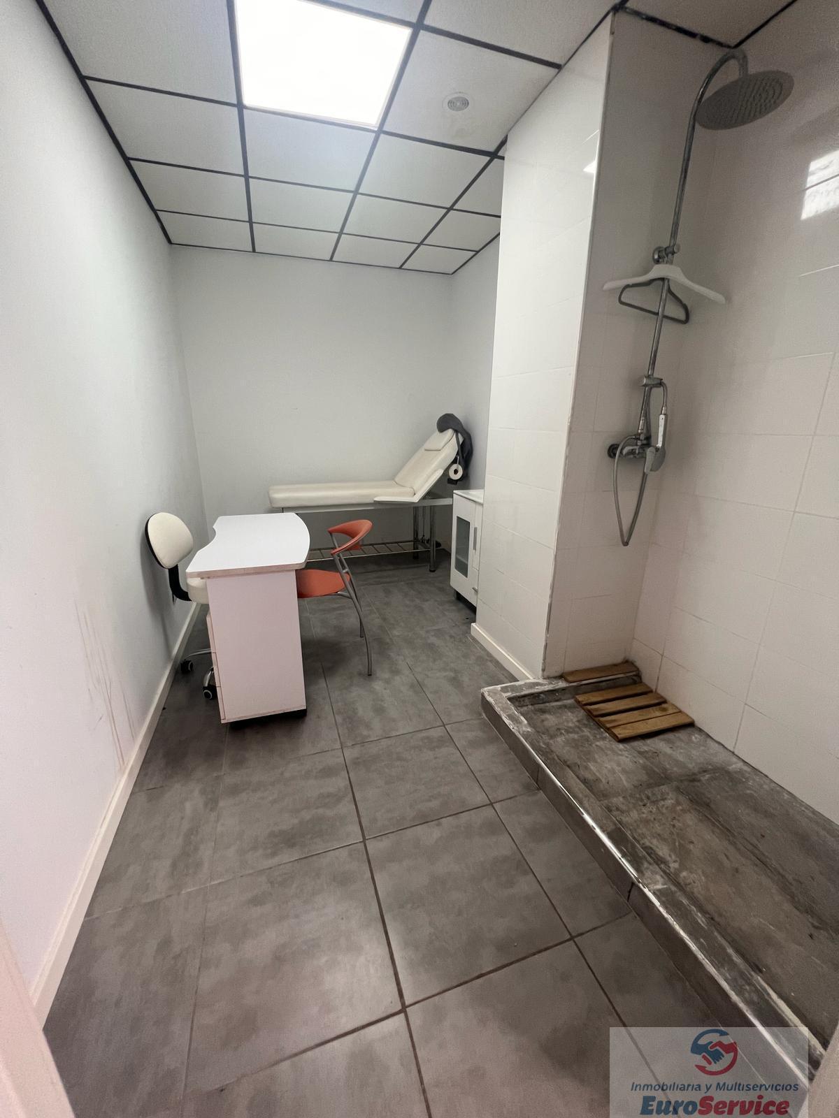 For sale of commercial in Valencia