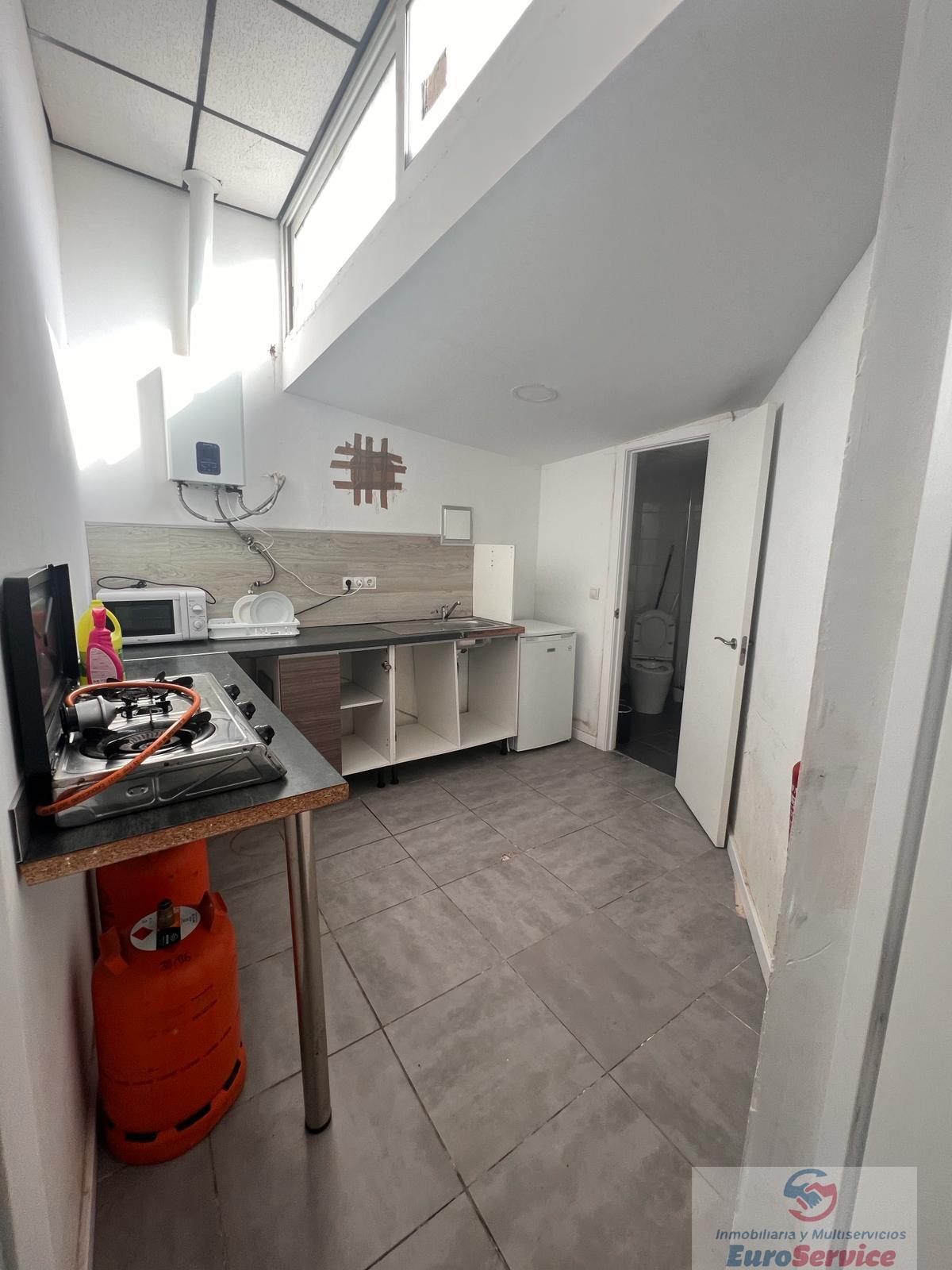 For sale of commercial in Valencia