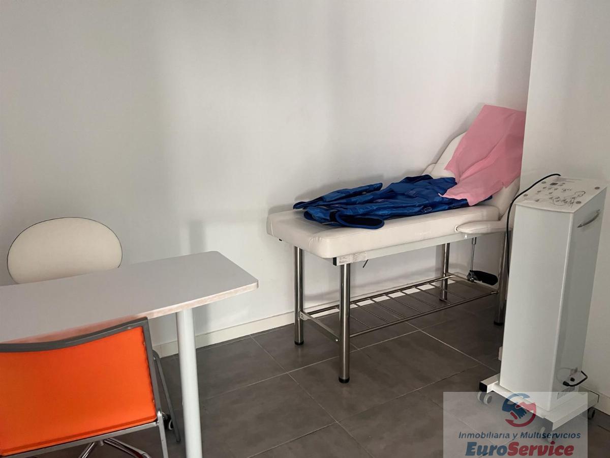 For sale of commercial in Valencia