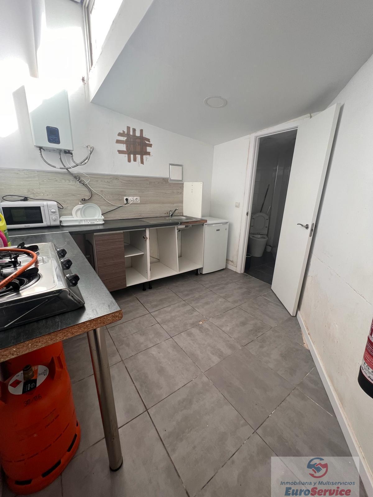 For sale of commercial in Valencia