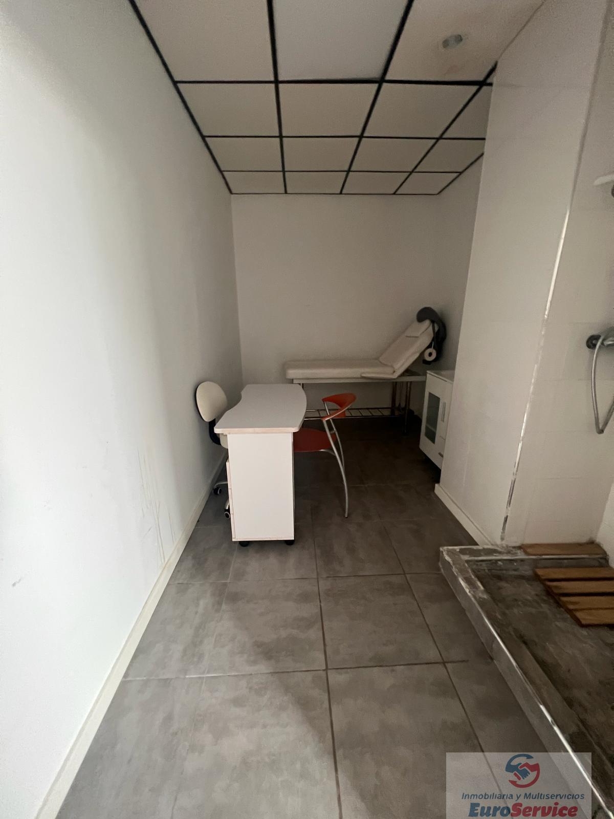 For sale of commercial in Valencia