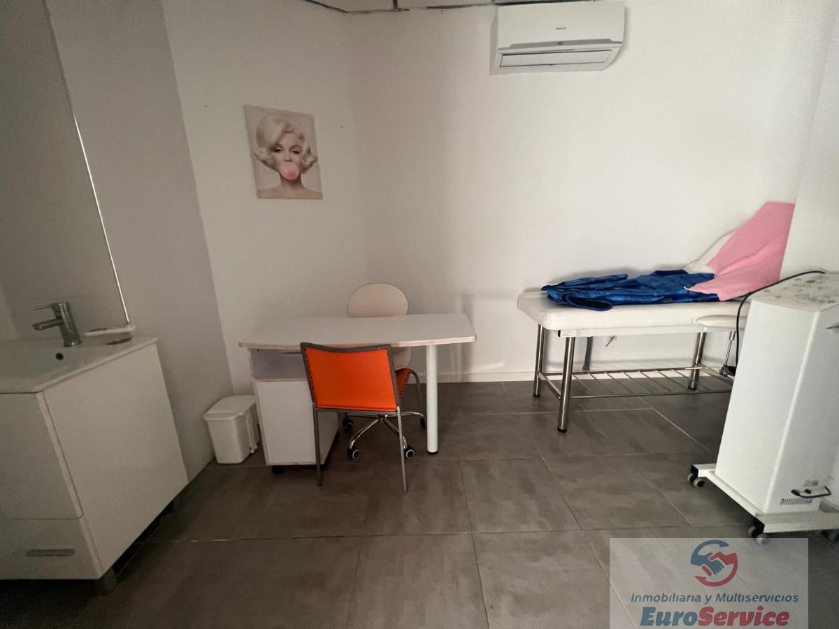 For sale of commercial in Valencia