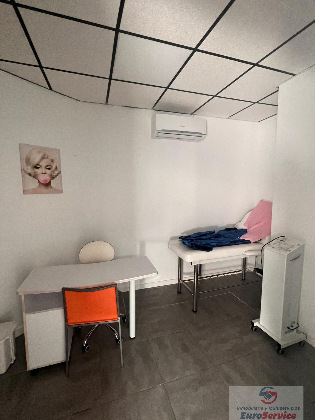 For sale of commercial in Valencia