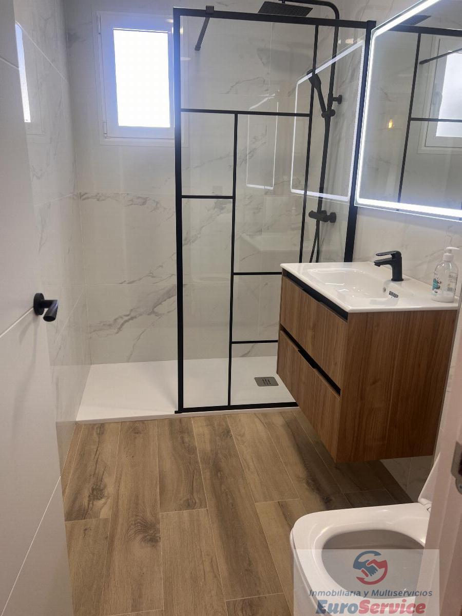 For sale of flat in Valencia