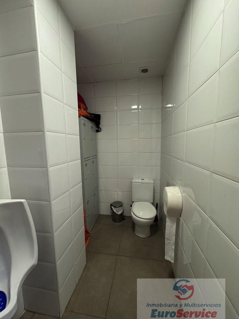 For share of commercial in Valencia
