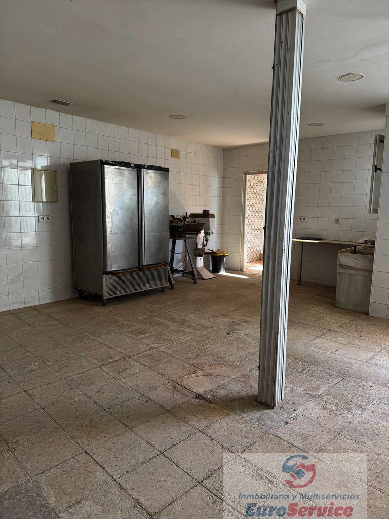 For sale of commercial in Massamagrell