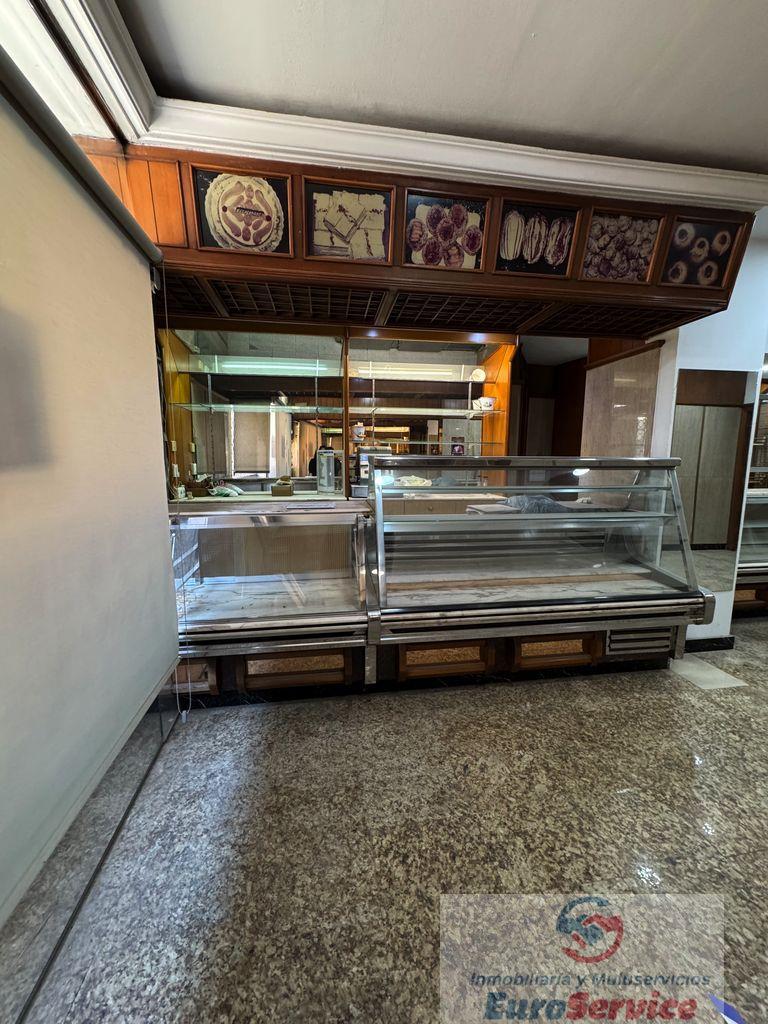 For sale of commercial in Massamagrell