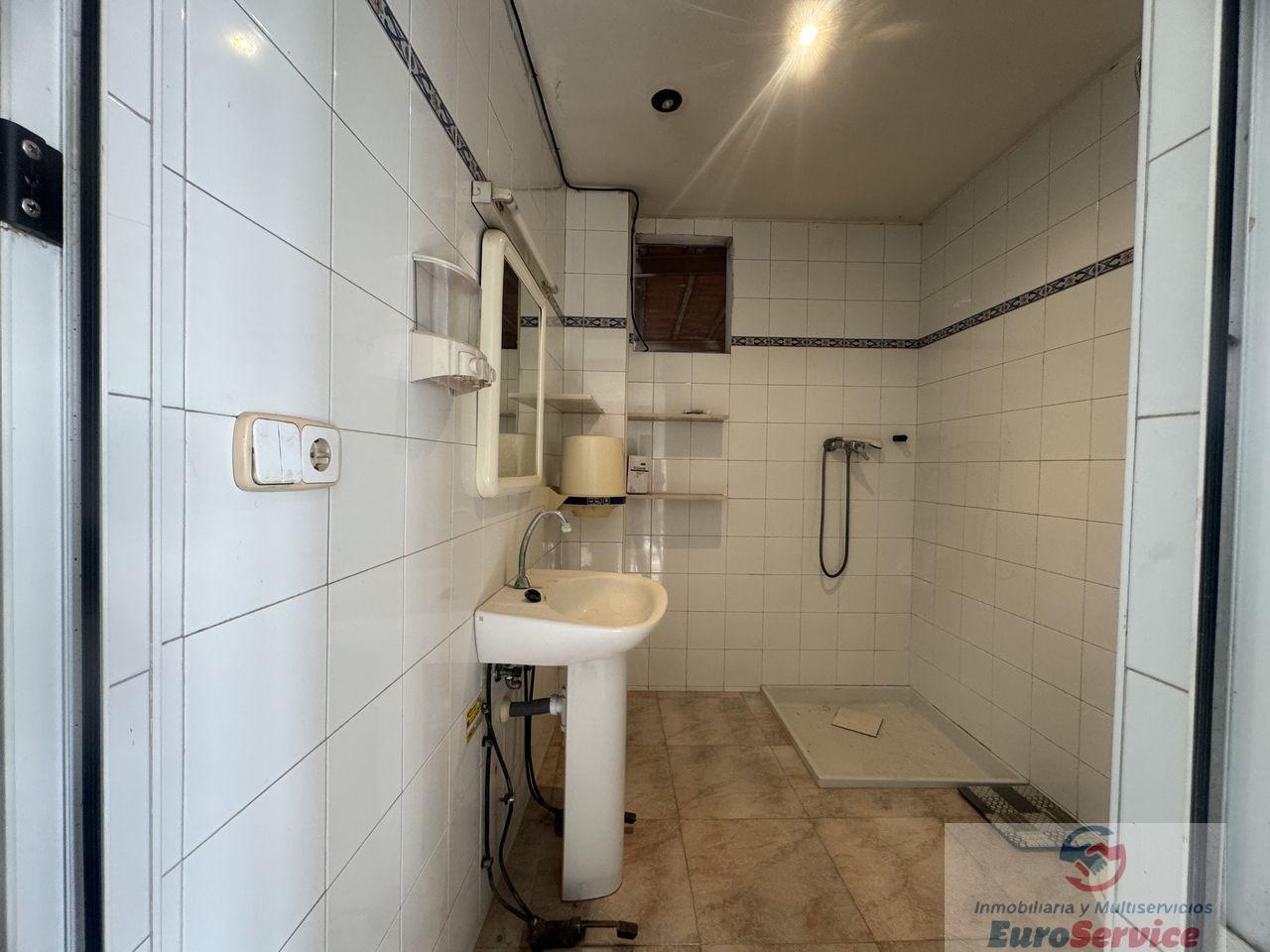 For sale of commercial in Massamagrell