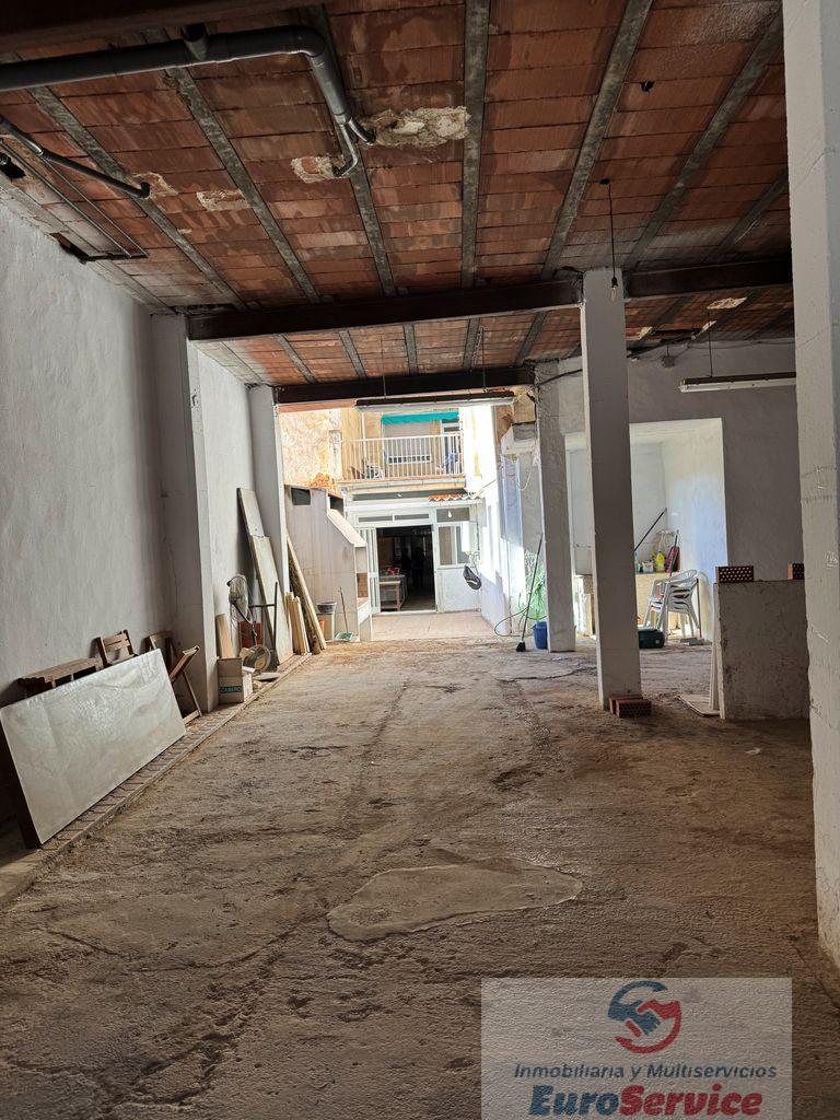 For sale of commercial in Massamagrell