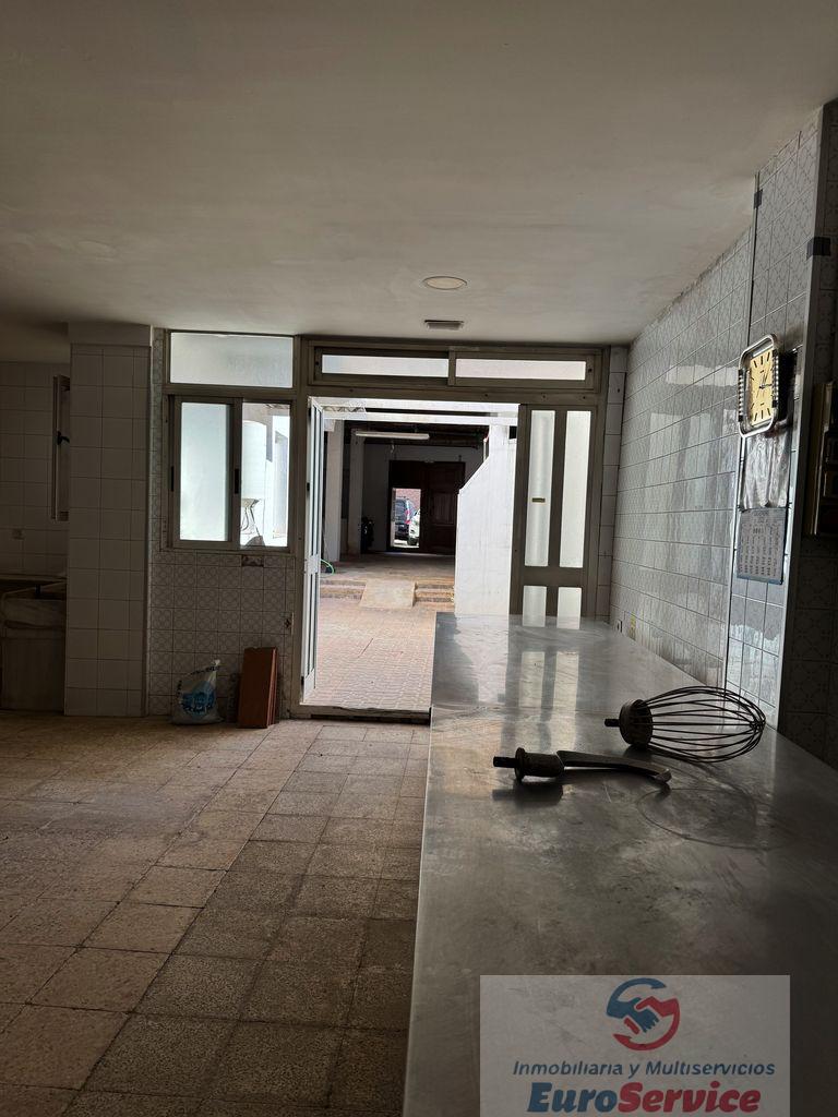For sale of commercial in Massamagrell