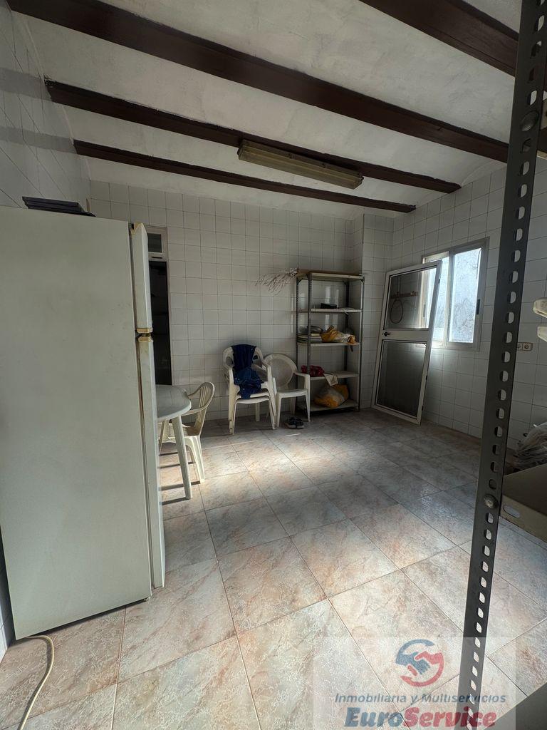 For sale of commercial in Massamagrell