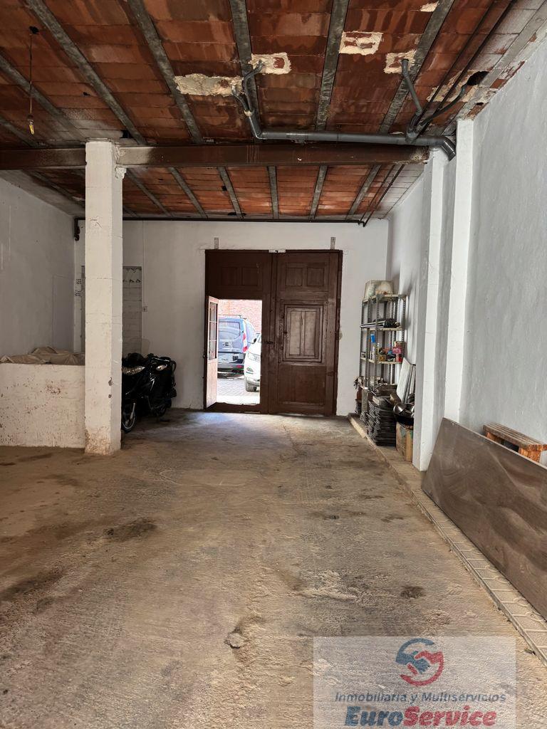 For sale of commercial in Massamagrell