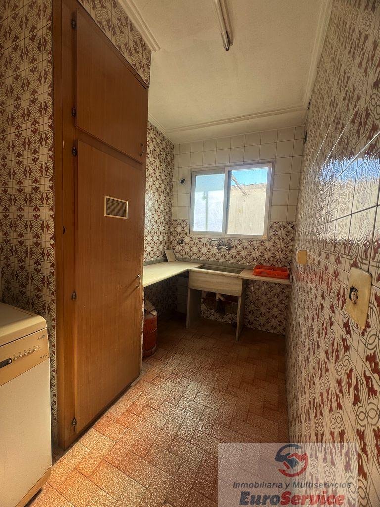 For sale of commercial in Massamagrell