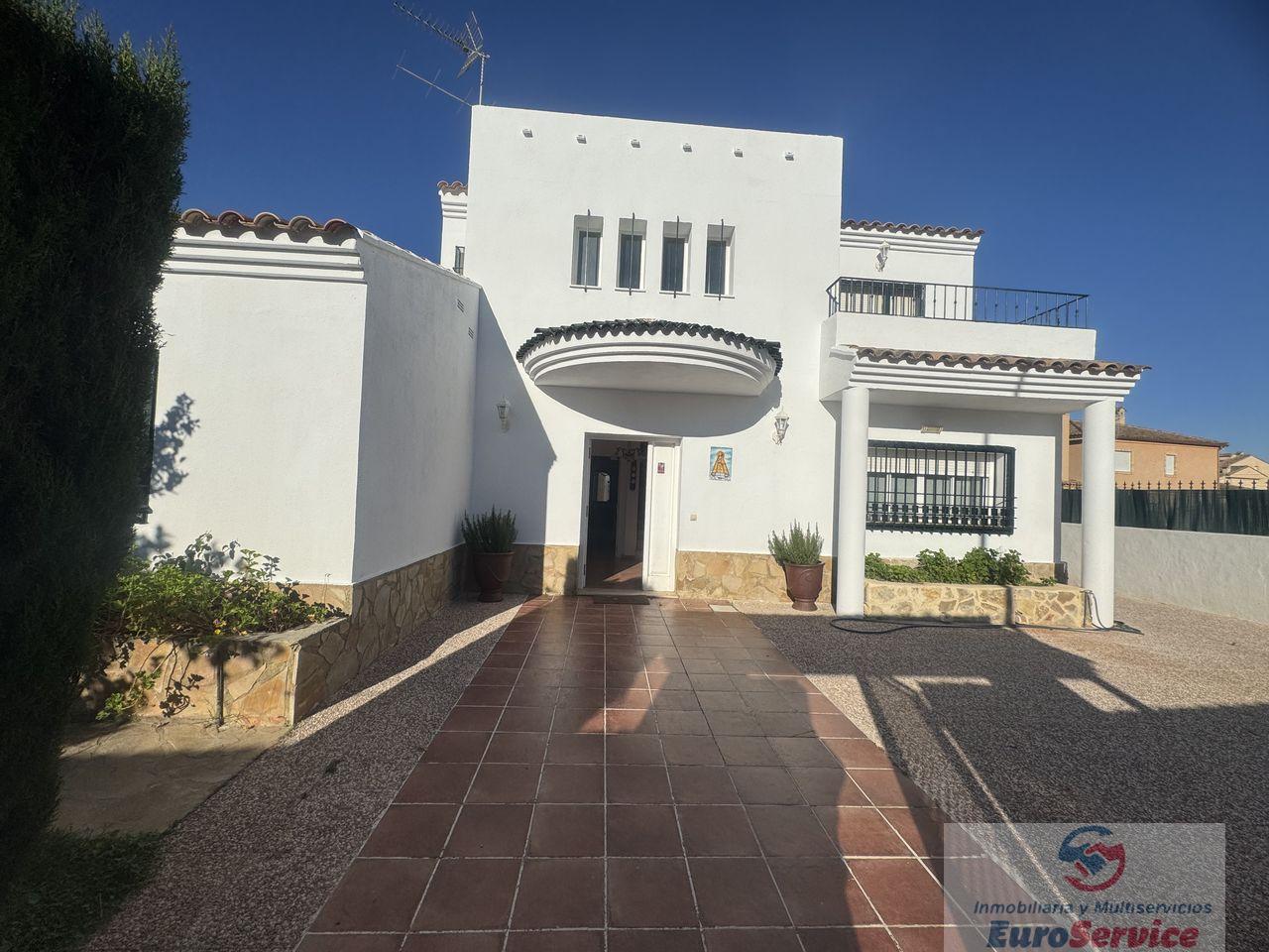 For rent of chalet in L´Eliana