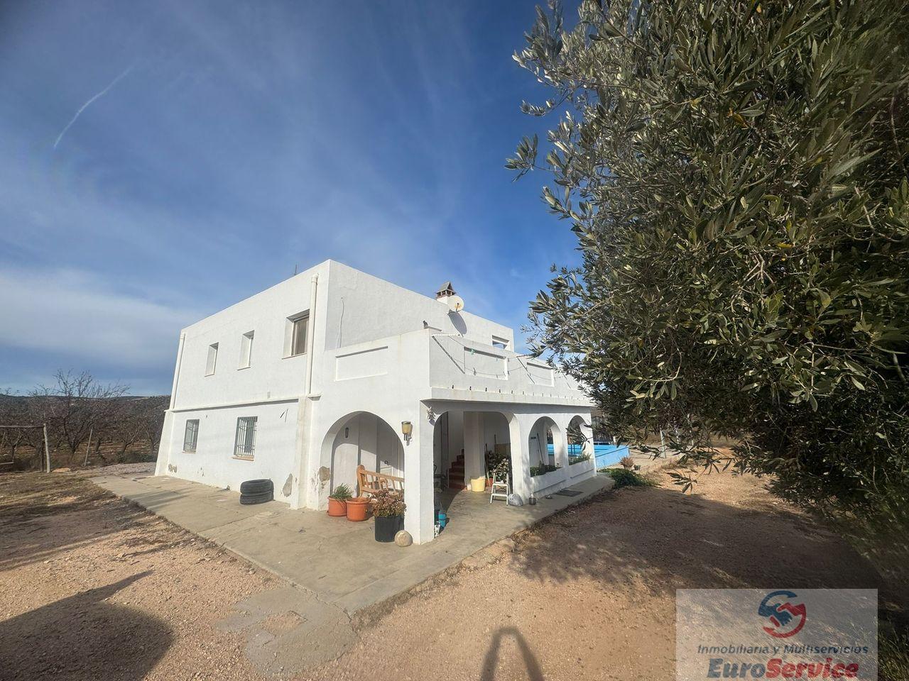 For sale of chalet in Villar del Arzobispo