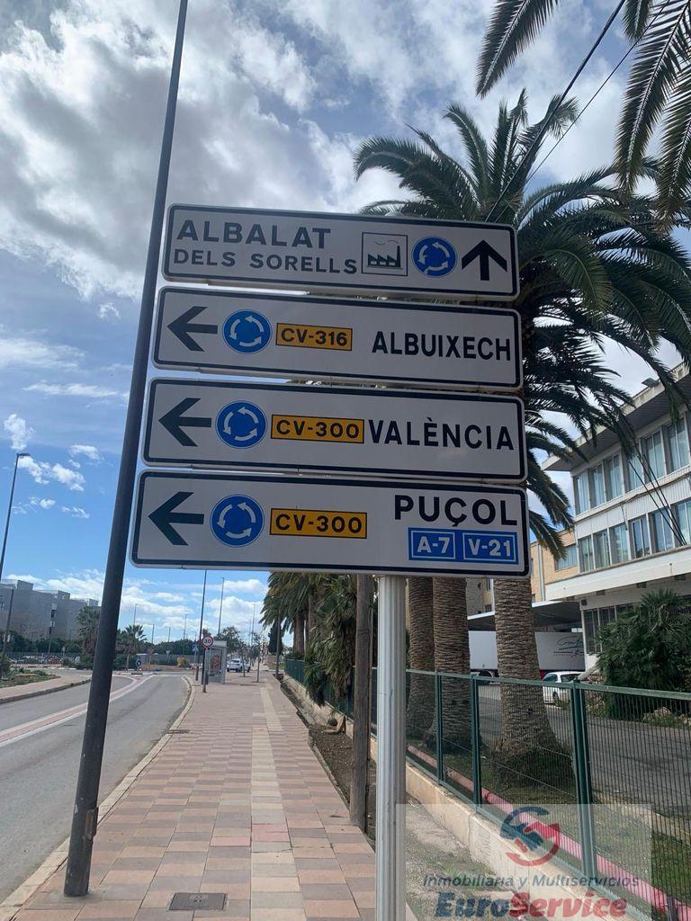 For rent of premises in Museros