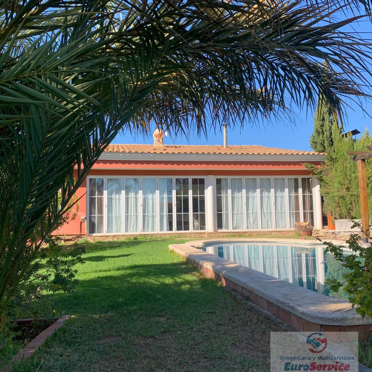 For sale of chalet in Náquera