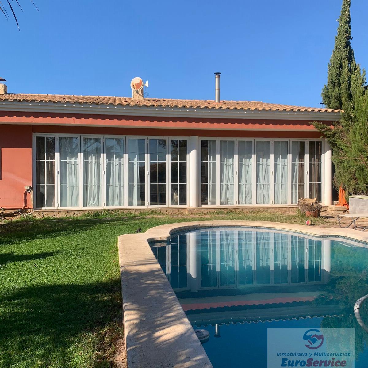 For sale of chalet in Náquera