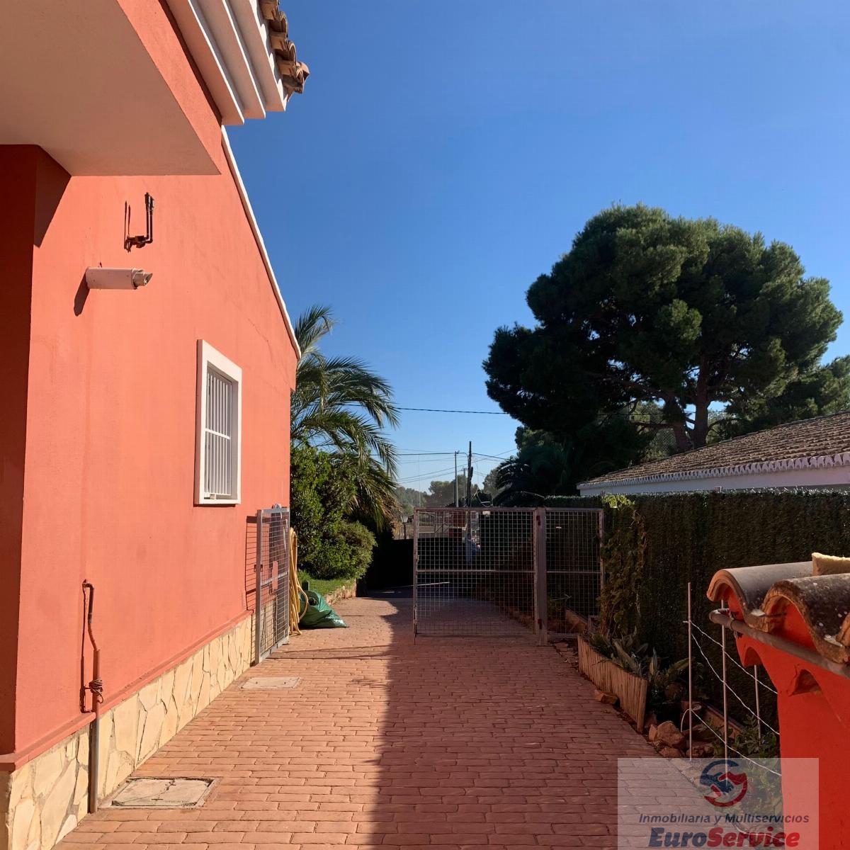 For sale of chalet in Náquera